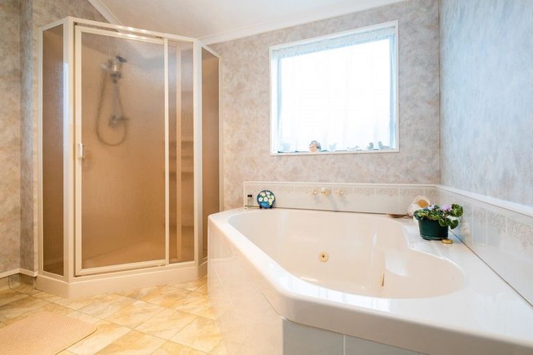 Photo of property in 14 Belgrave Place, Taradale, Napier, 4112