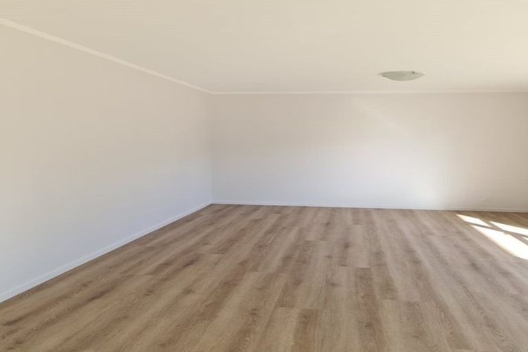 Photo of property in 2/37 Alexander Avenue, Torbay, Auckland, 0630