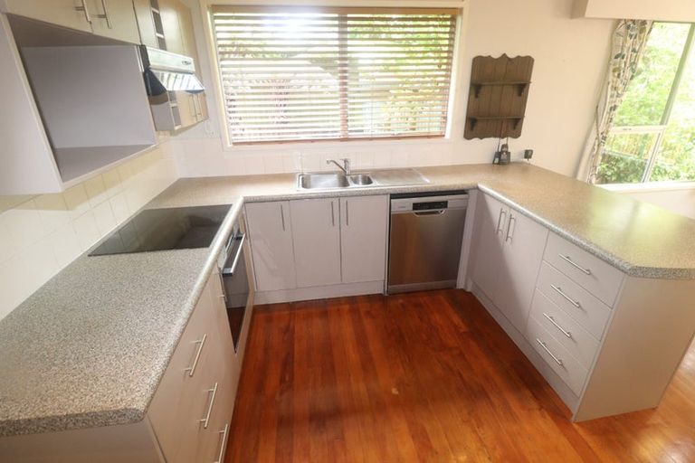 Photo of property in 25 Gladys Avenue, Glenfield, Auckland, 0629