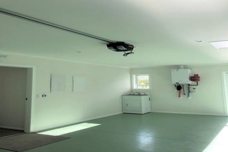 Photo of property in 72 Kuku Beach Road, Kuku, Levin, 5570