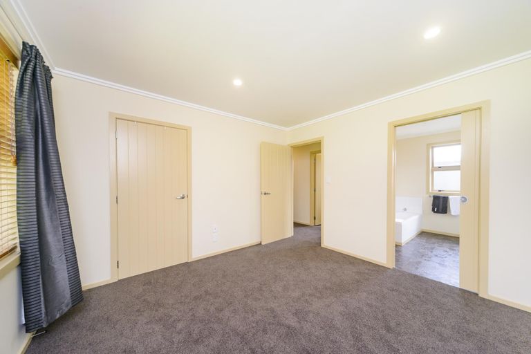 Photo of property in 7 Angelina Way, Kelvin Grove, Palmerston North, 4414