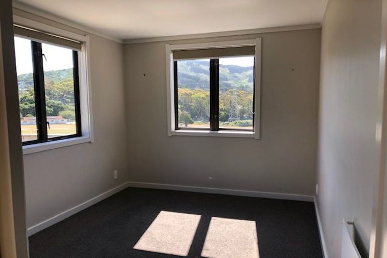 Photo of property in 124 Curtis Street, Northland, Wellington, 6012