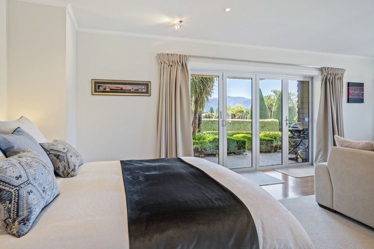 Photo of property in 33 Sargood Drive, Wanaka, 9305