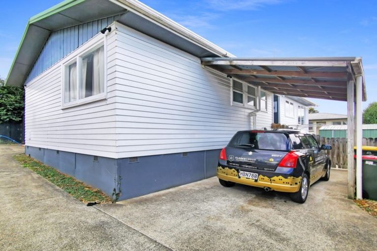 Photo of property in 21 Mcquarrie Avenue, Wattle Downs, Auckland, 2103