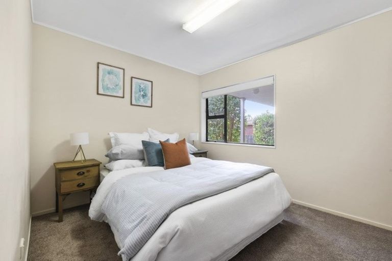 Photo of property in 487a Beach Road, Murrays Bay, Auckland, 0630