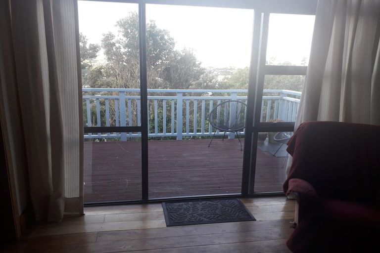 Photo of property in 11 Lancewood Grove, Ranui, Porirua, 5024