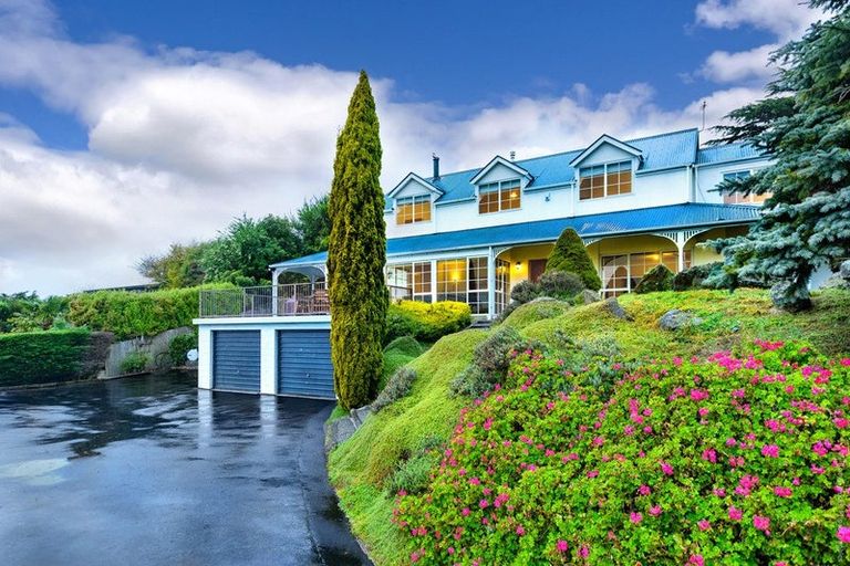 Photo of property in 411 Cashmere Road, Westmorland, Christchurch, 8025