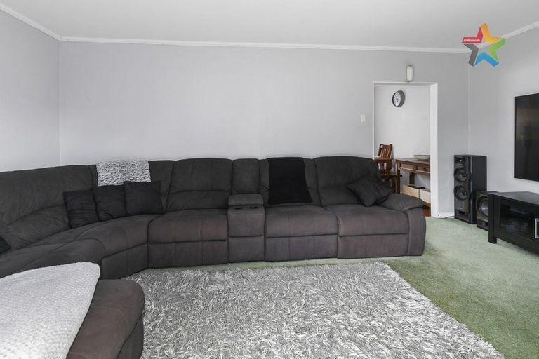 Photo of property in 27 Eldon Grove, Taita, Lower Hutt, 5019