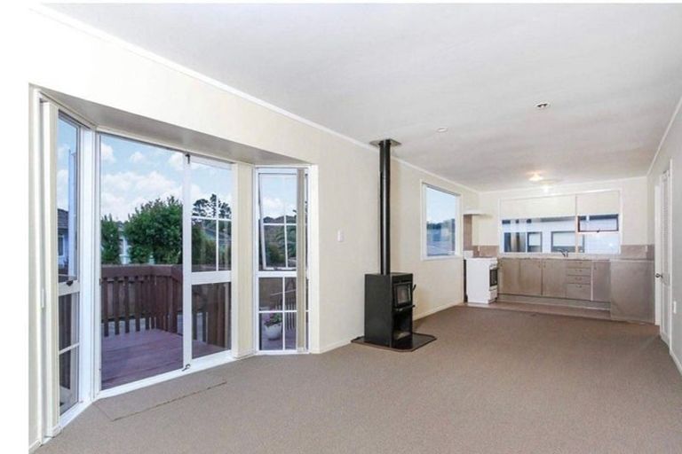 Photo of property in 223 Waitemata Drive, Ranui, Auckland, 0612