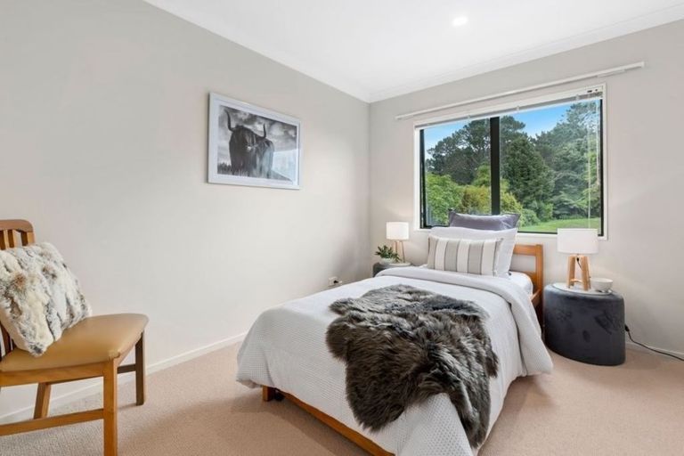 Photo of property in 5 Pigeonwood Lane, Albany, Auckland, 0632