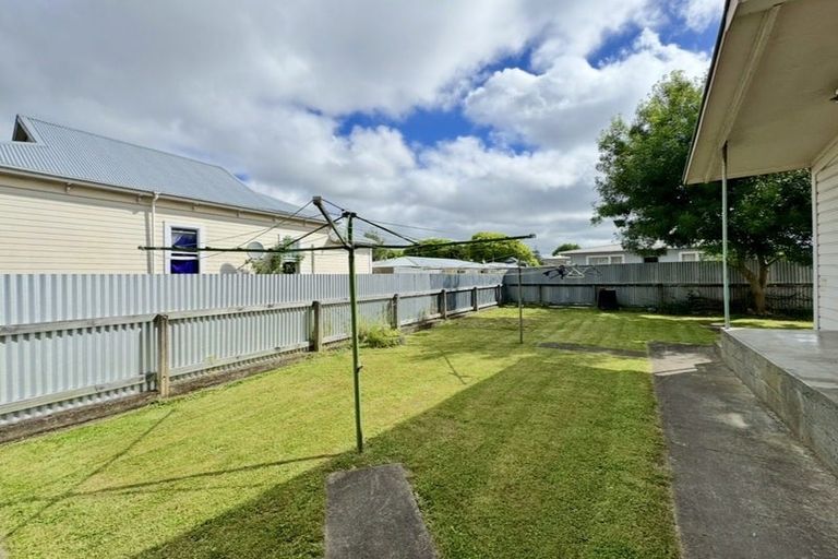 Photo of property in 16 Ada Street, Hokowhitu, Palmerston North, 4410