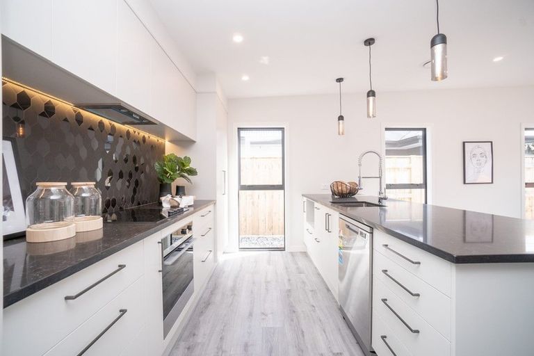 Photo of property in 28 Freedom Drive, Kelvin Grove, Palmerston North, 4414