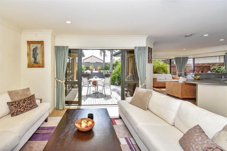 Photo of property in 15 Sunset Drive, Pukekohe, 2120