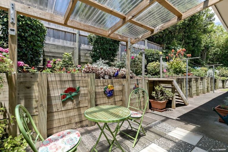 Photo of property in 1/89 Moore Street, Hillcrest, Auckland, 0627