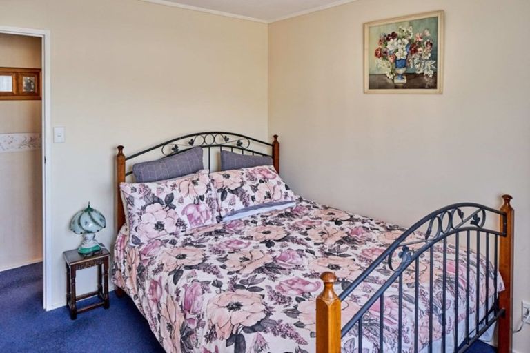 Photo of property in 75 Omapere Street, Whitby, Porirua, 5024