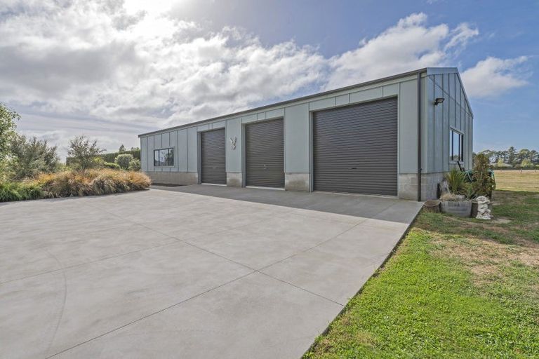 Photo of property in 39 Thorndon Close, Kirwee, Darfield, 7571