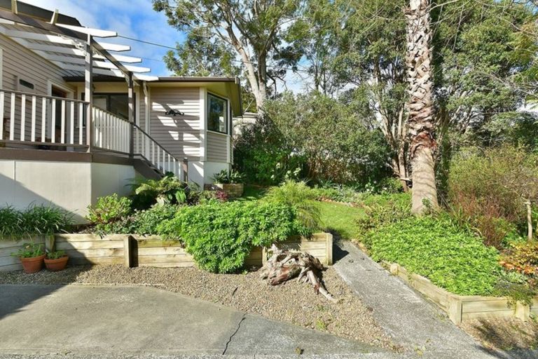 Photo of property in 20 Downer Street, Helensville, 0800