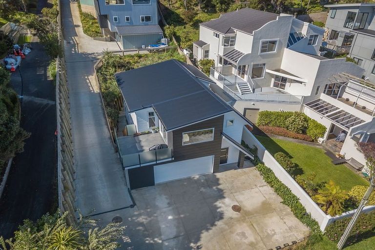 Photo of property in 34 Paremata Crescent, Paremata, Porirua, 5024