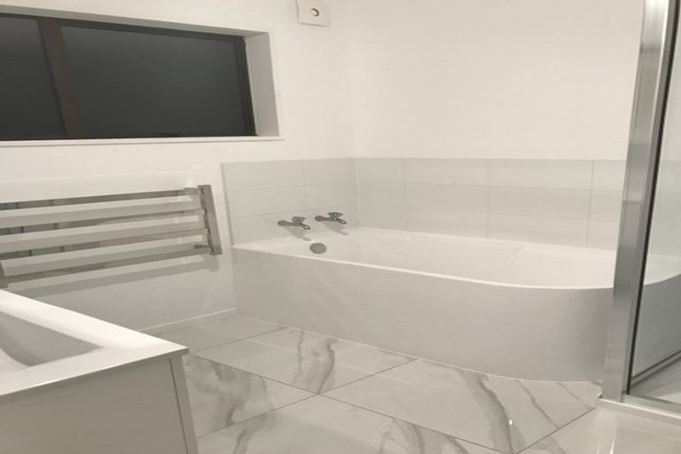 Photo of property in 20 Taupata Street, Redcliffs, Christchurch, 8081