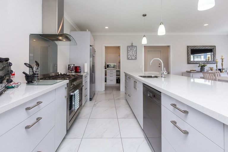 Photo of property in 11 Vernon Grove, Brown Owl, Upper Hutt, 5018