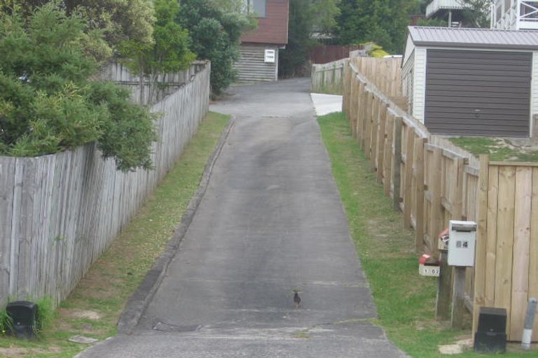 Photo of property in 1/62 Athena Drive, Totara Vale, Auckland, 0629