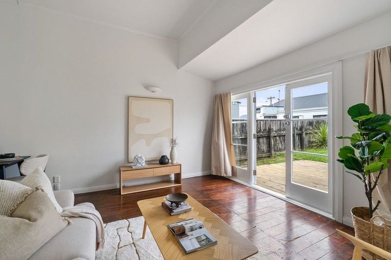 Photo of property in 138 Rongotai Road, Kilbirnie, Wellington, 6022