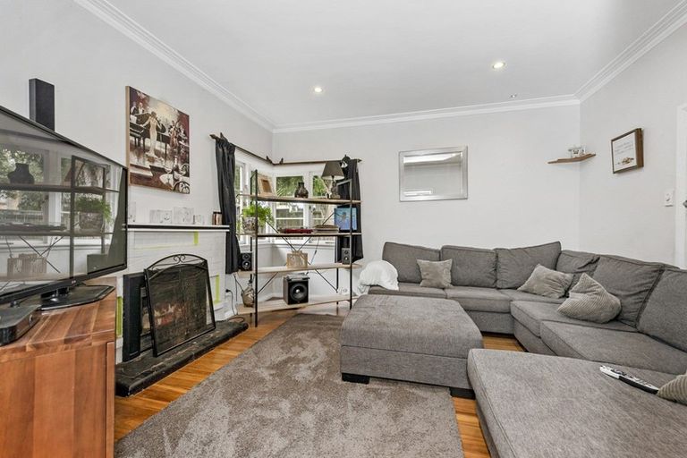 Photo of property in 36 Forest Lake Road, Forest Lake, Hamilton, 3200