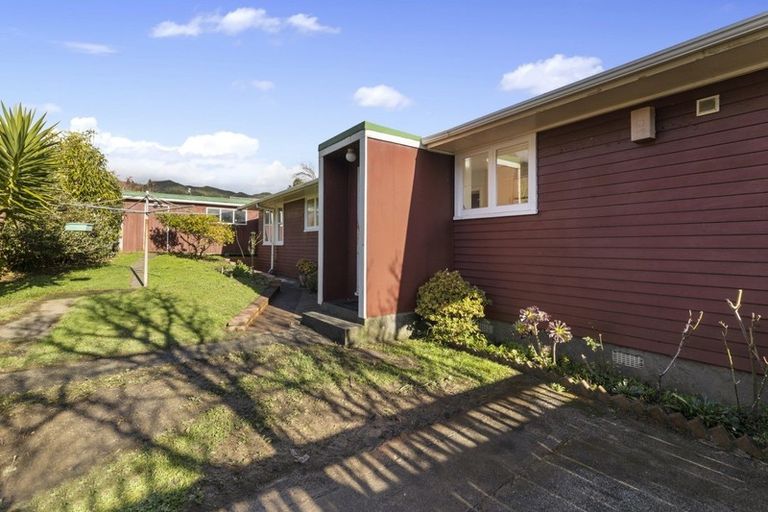Photo of property in 22 Tanekaha Street, Stokes Valley, Lower Hutt, 5019