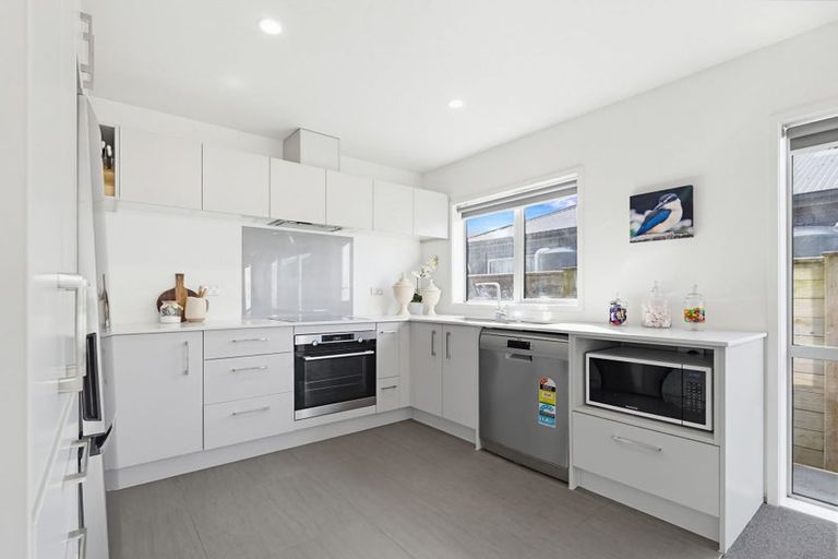 Photo of property in 16 Domain Street, Waiuku, 2123