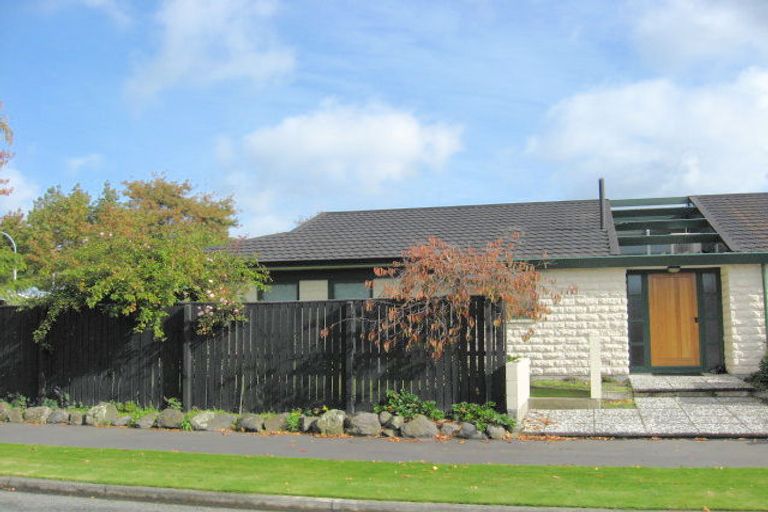 Photo of property in 36 Guinness Crescent, Ilam, Christchurch, 8041