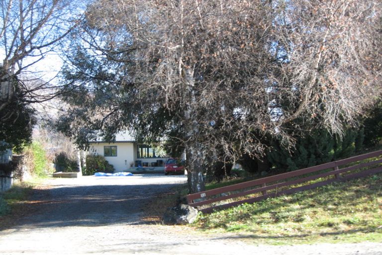 Photo of property in 32 Totara Terrace, Wanaka, 9305
