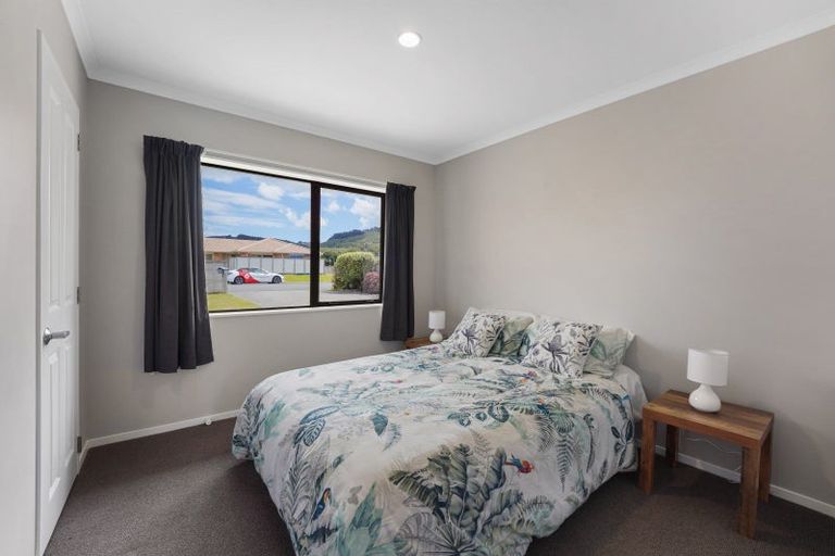 Photo of property in 19 Percy Kinsman Crescent, Riverstone Terraces, Upper Hutt, 5018