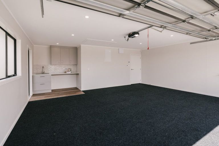 Photo of property in 27 Daniel Place, Kelvin Grove, Palmerston North, 4414