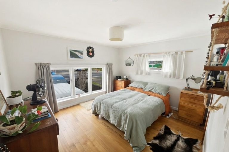 Photo of property in 158b Lake Road, Northcote, Auckland, 0627