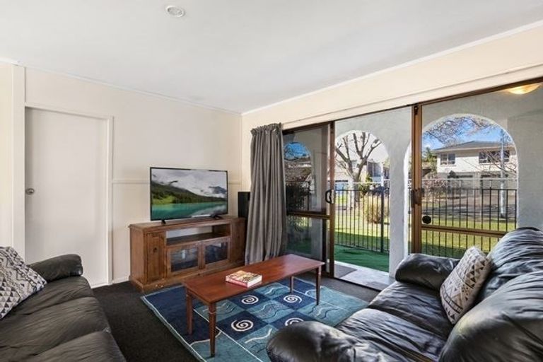 Photo of property in 1/20 Ashdown Place, Pahurehure, Papakura, 2113