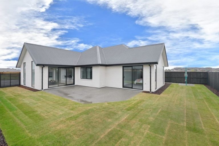 Photo of property in 12 Valour Drive, Rangiora, 7400