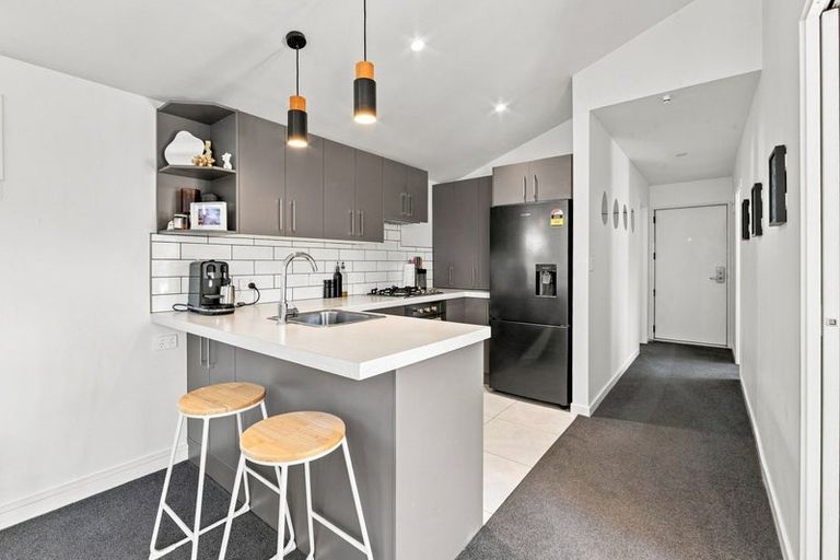 Photo of property in 11/12 Latimer Square, Christchurch Central, Christchurch, 8011