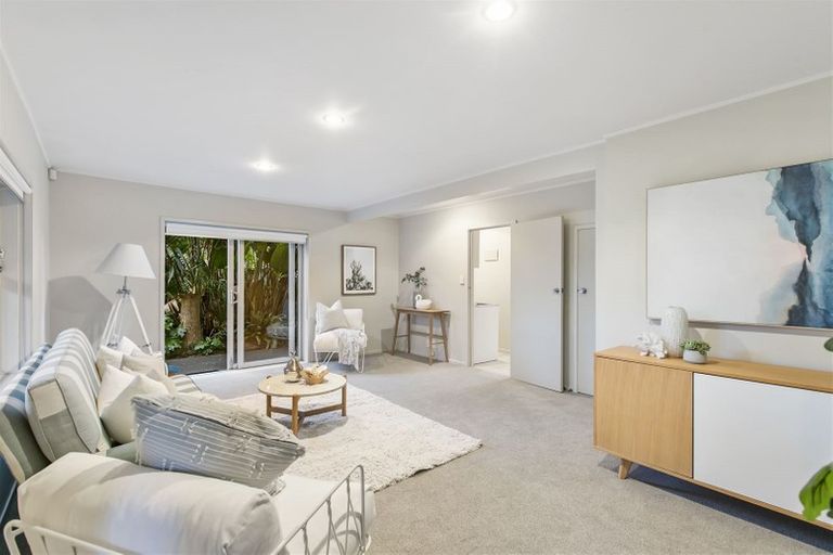 Photo of property in 3/14 Frieston Road, Milford, Auckland, 0620