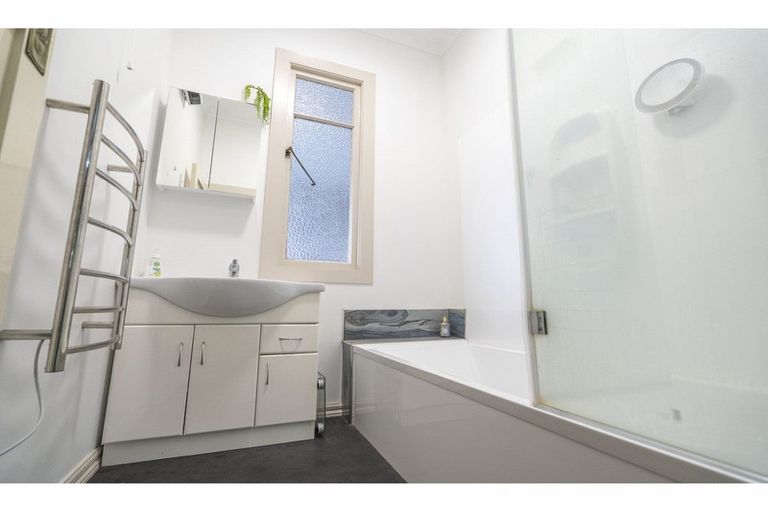 Photo of property in 70 Ferry Road, Edendale, 9825