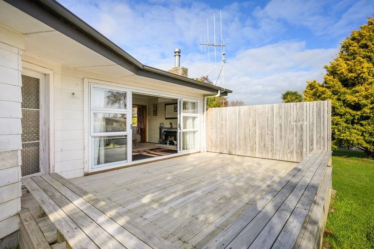 Photo of property in 33 Apollo Parade, Milson, Palmerston North, 4414