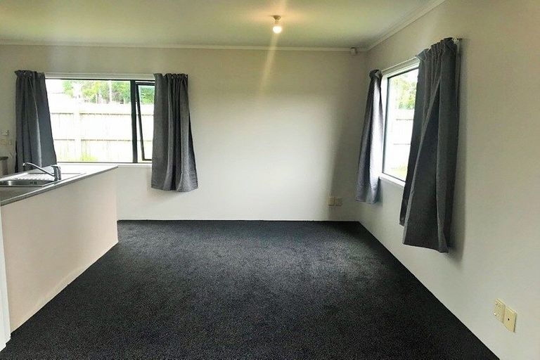 Photo of property in 278 Triangle Road, Massey, Auckland, 0614