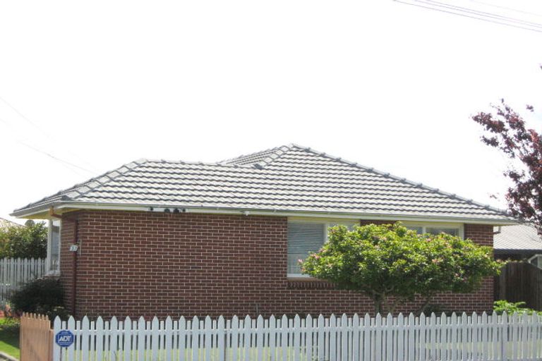 Photo of property in 37 Norrie Street, Redwood, Christchurch, 8051