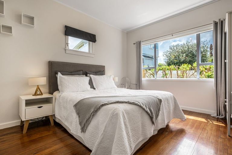 Photo of property in 2/158 Onewa Road, Northcote, Auckland, 0627