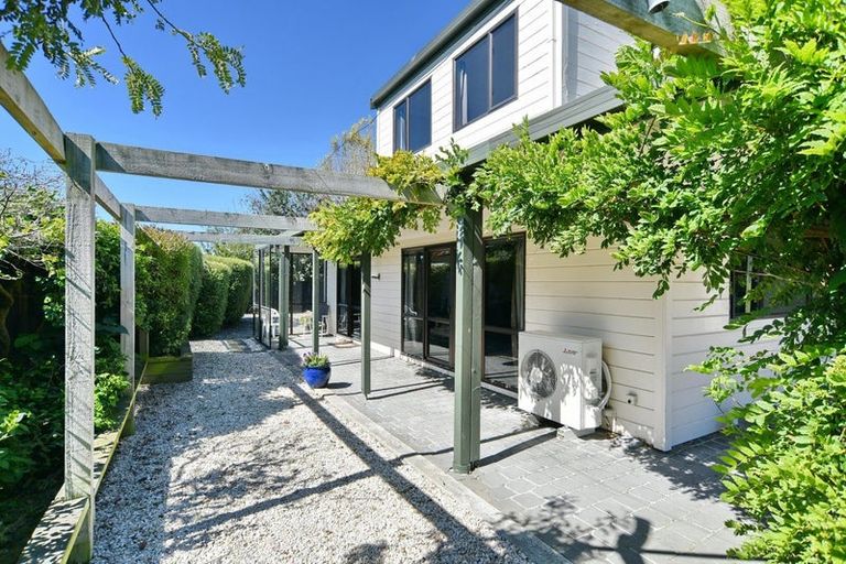 Photo of property in 6 Luxton Place, Rangiora, 7400