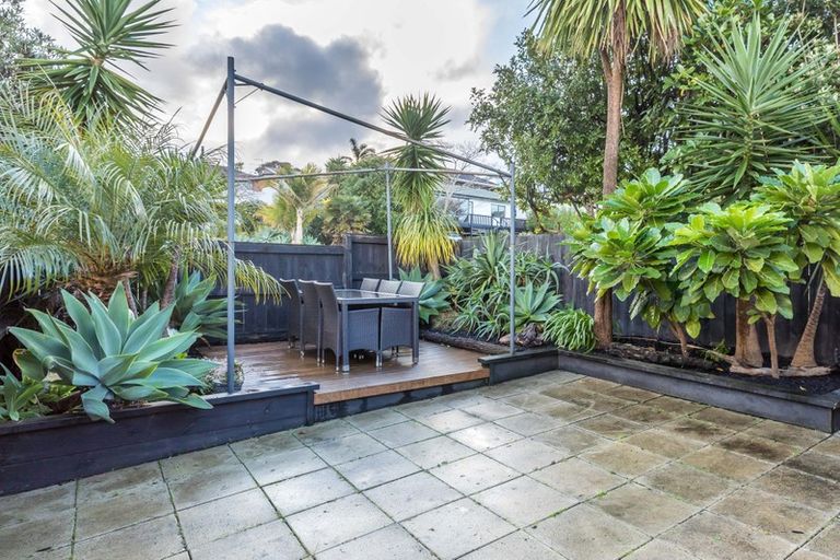 Photo of property in 18a Rosario Crescent, Red Beach, 0932