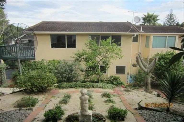 Photo of property in 80m Tirimoana Road, Te Atatu South, Auckland, 0602