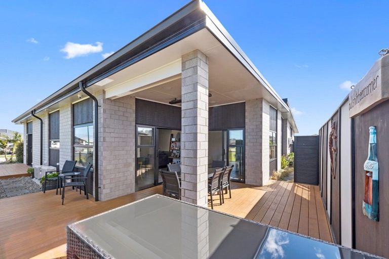 Photo of property in 20 Naeo Close, Papamoa Beach, Papamoa, 3118