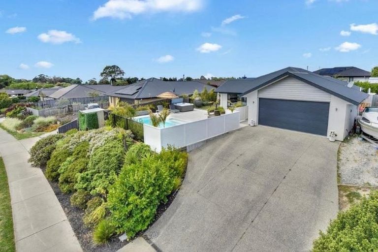 Photo of property in 19 Les Wakefield Road, Mapua, 7005
