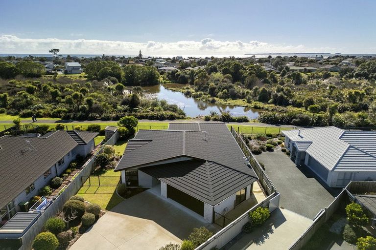 Photo of property in 38 Drabble Crescent, Papamoa Beach, Papamoa, 3118