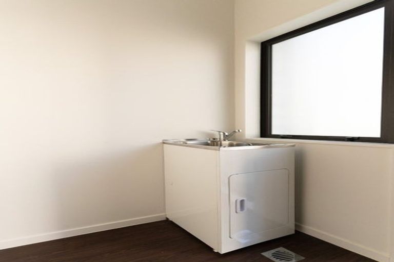 Photo of property in 4 Rangimarie Close, Opaheke, Papakura, 2113